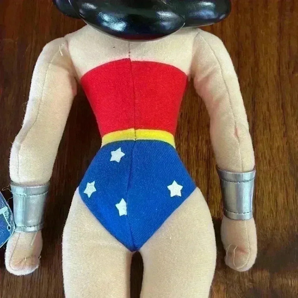 Wonder woman plastic figure plush doll. - Picture 8 of 9